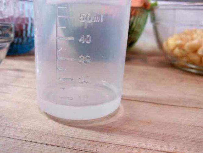 内酯 3克 鸡蛋 1个 辅料 泡发木耳 20克 酱油 15毫升 淀粉 10克