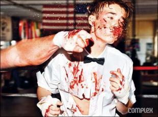 贾斯汀比伯摆脱奶油造型拍摄拳击时尚照片 血腥又性感(组图)