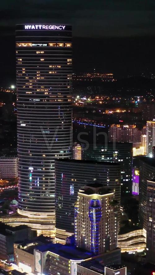 徐州苏宁广场夜景航拍_1080x1920_高清视频素材下载(编号:4881203)