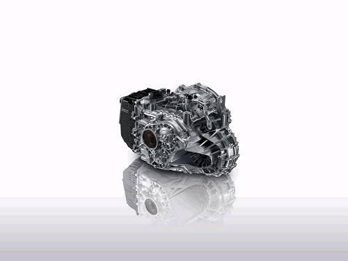 这台发动机采用电控涡轮增压技术实现涡轮增压器高精度控制,改善涡轮