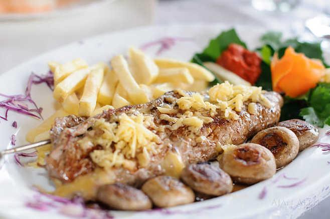 veal steak with mushrooms