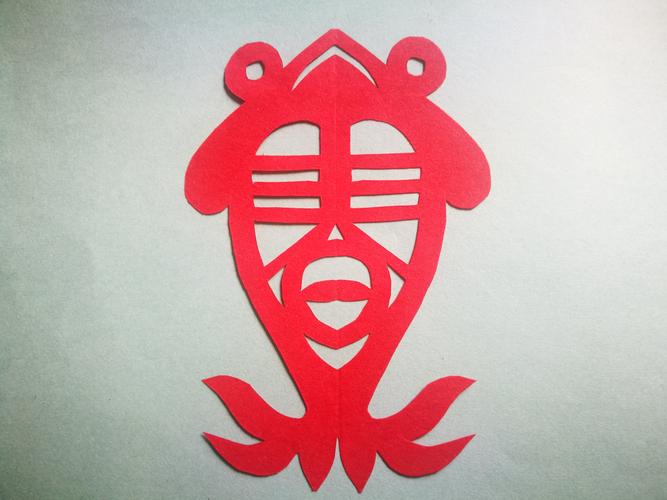 "春"字创意剪纸