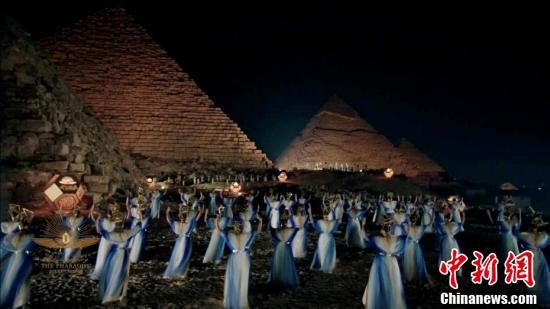 埃及举行"法老的黄金游行" 木乃伊搭乘花车搬家