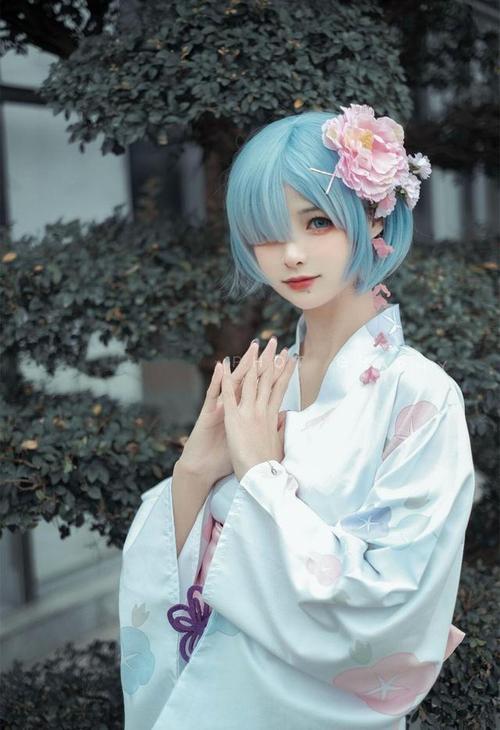 三位漂亮coser扮演的日本人气动漫角色"雷姆"!还原度不错哦!