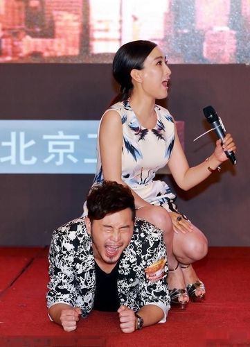 深扒马苏生活中情感人设,锁定李小璐事件其充当的角色