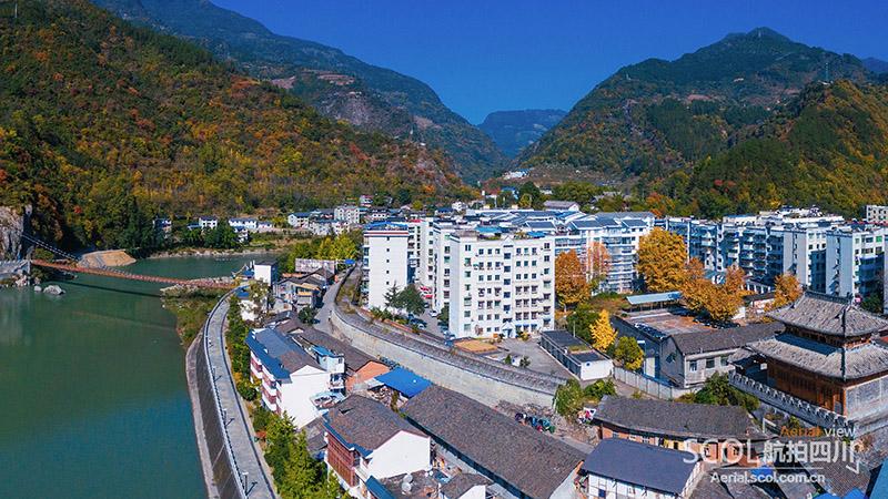 南坝镇作为平武县的第二大镇,受损严重,满目疮痍.