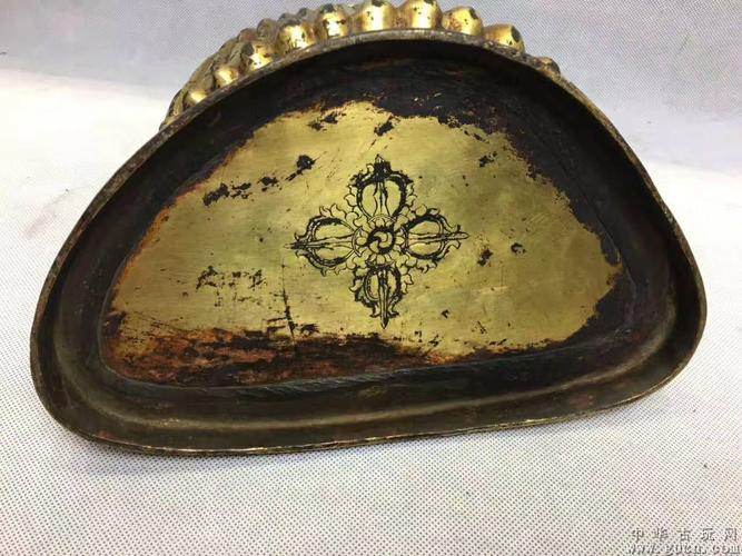 亮宝阁艺术民国铜鎏金原封底上师造像佛像