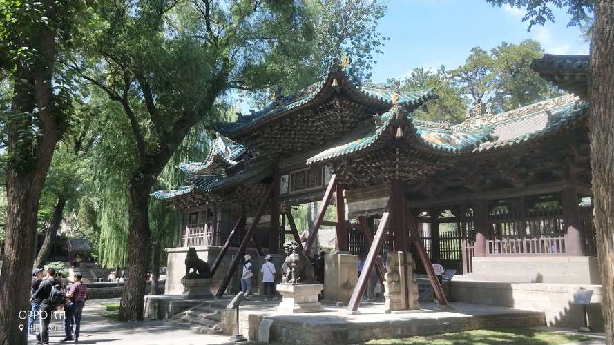晋祠,位于山西省太原市晋源区晋祠镇,原名为晋王祠,初名唐叔虞