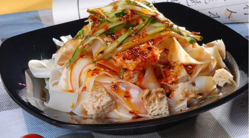 1,陕西秦镇米皮(黑米皮,小米皮)2,五香凉皮 3,烙面皮4,宝鸡擀面皮