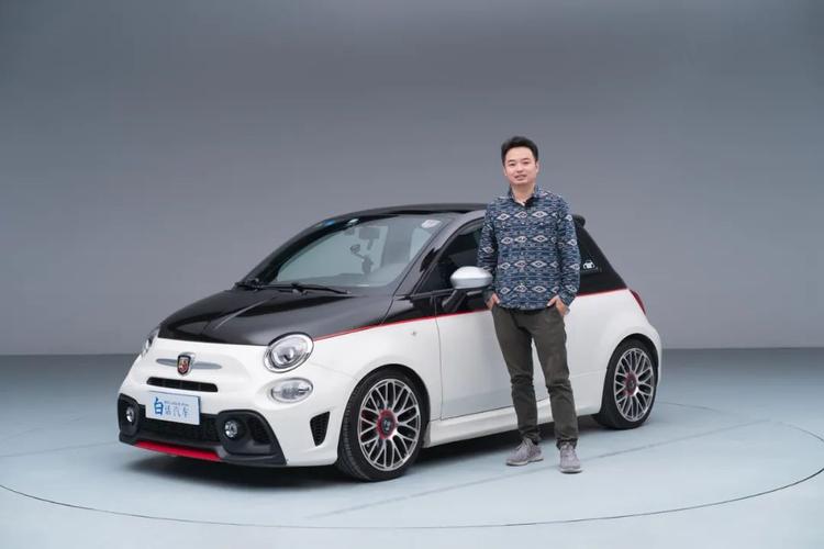 浓缩的法拉利,机灵的鼠小弟——阿巴斯fiat 500