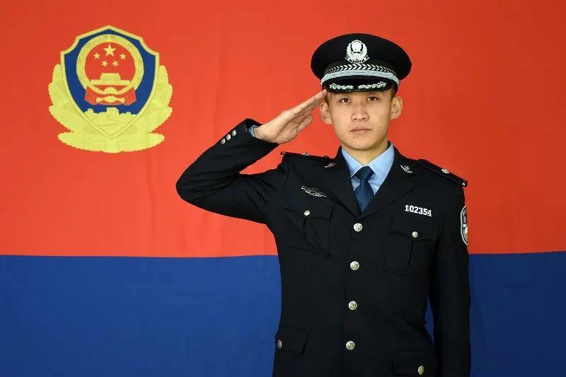 【你好,警察节】甘南公安向警旗敬礼(二)