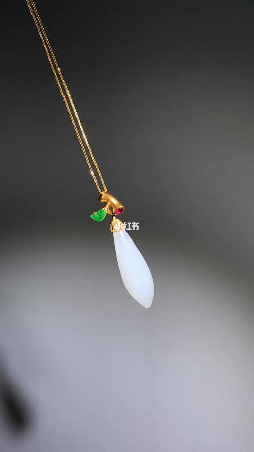 玉兰花吊坠_玉兰花_吊坠_18k金镶嵌_时尚_配饰