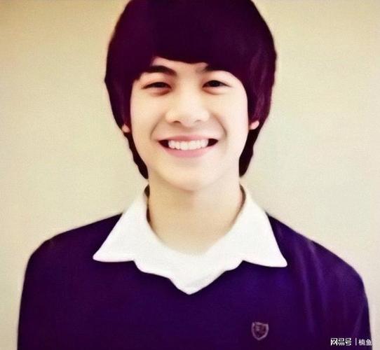 王嘉尔出道前颜值好惊艳!从小到大都是帅哥胚子,老天爷赏饭吃