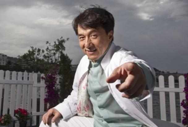 成龙大哥为什么会犯错?看看吴绮莉年轻照片,颜值简直逆天!