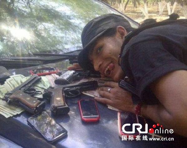 墨西哥毒贩"招聘"新人 社交网站炫富凹造型(组图)