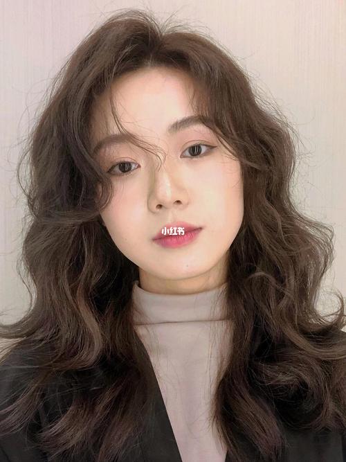 秋冬必备女生烫发 "斩男蛋卷头"!