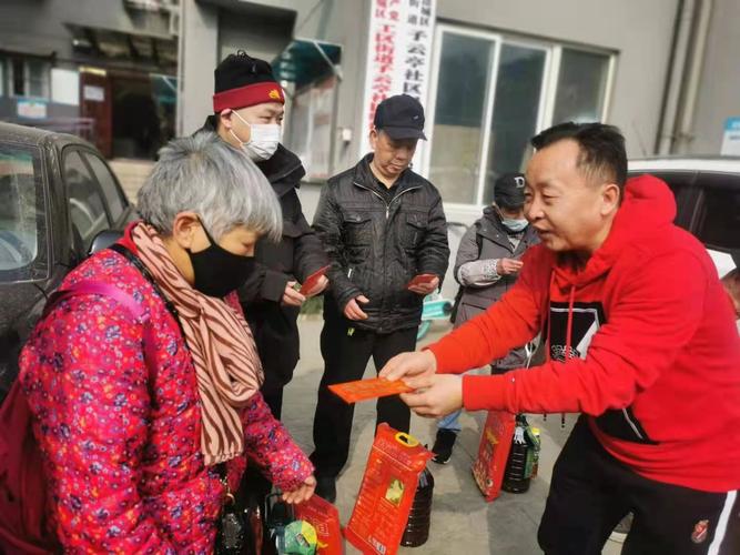 11时30分,曾建斌和三汇爱心志愿者一行又来到了涪城区工区