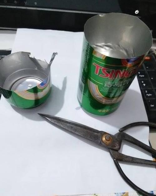 如何用1个易拉罐做手工