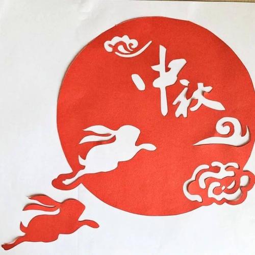 商丘市第一中学剪纸社团开展巧剪迎中秋主题剪纸活动