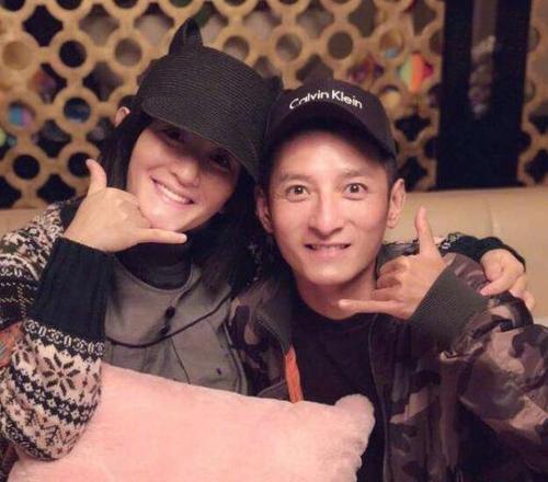 李维嘉妻子身份大曝光,和张杰不在一个档次,难怪连谢娜都嫉妒!