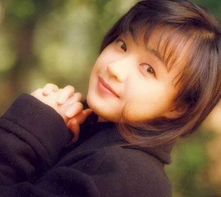 陈淑桦1989年,加入滚石唱片的陈淑桦更以《跟你说,听你说》专辑,创
