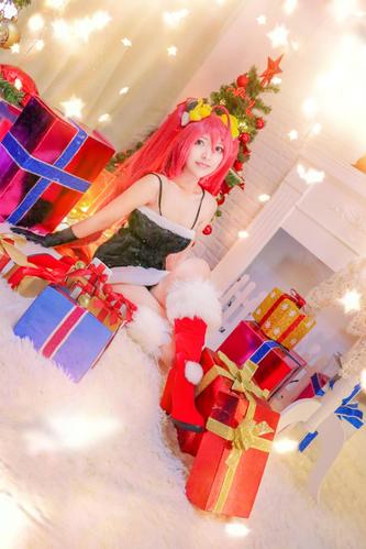 我要成为双马尾红马尾圣诞cospaly