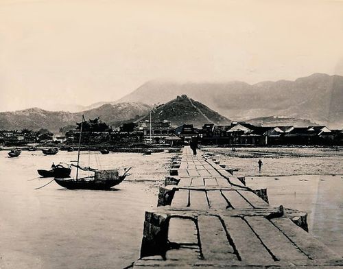 100多年前香港的样子,有钱人都住在山上