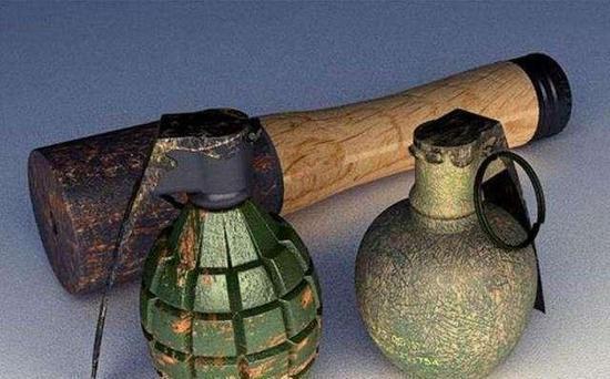 抗战时,为何日军使用卵型手榴弹,而中国军队却装备木柄手榴弹?