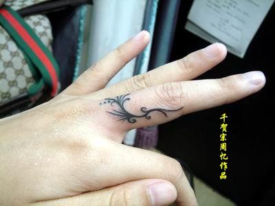 清新小巧的手指图腾刺青 (4/9) 标签:个性纹身图腾纹身小清新纹身手指