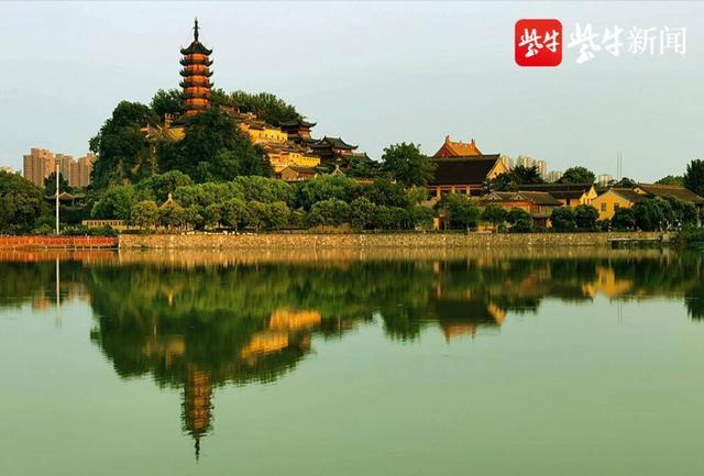 2022年镇江金山公园除夕夜间敬香活动取消