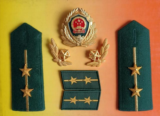 毛启国武警07式警衔肩章图鉴