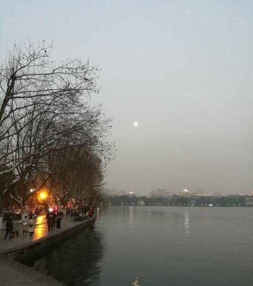 原创下雪后江南古镇诗意如画,杭州乌镇西栅西湖尽情享受雪