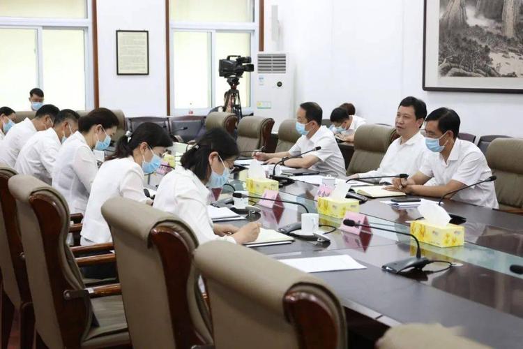 赵金波参加调研,王丽娟汇报市委组织部工作.