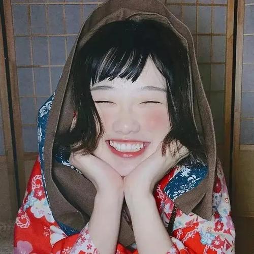 短发女生头像