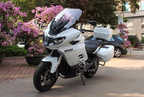 钱江贝纳利二代黄龙巡航版摩托车