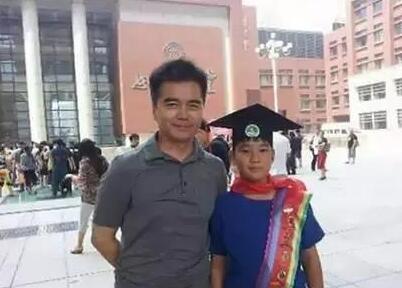 许亚军何晴16岁儿子变帅了 遗传父母好基因