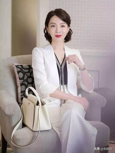 陈数新发型这样梳,做优雅女人