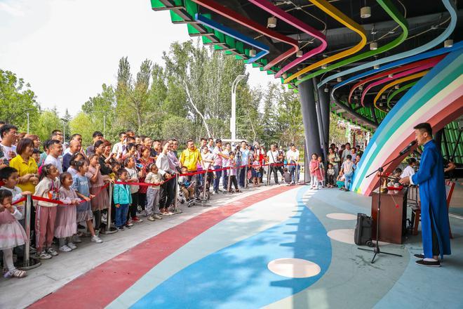 郑州园博园儿童馆表演《古彩戏法》