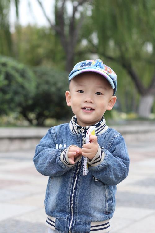 天真可爱的小朋友