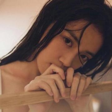 唯美高清女生头像伤感孤独 时间背着我悄悄捏碎从前