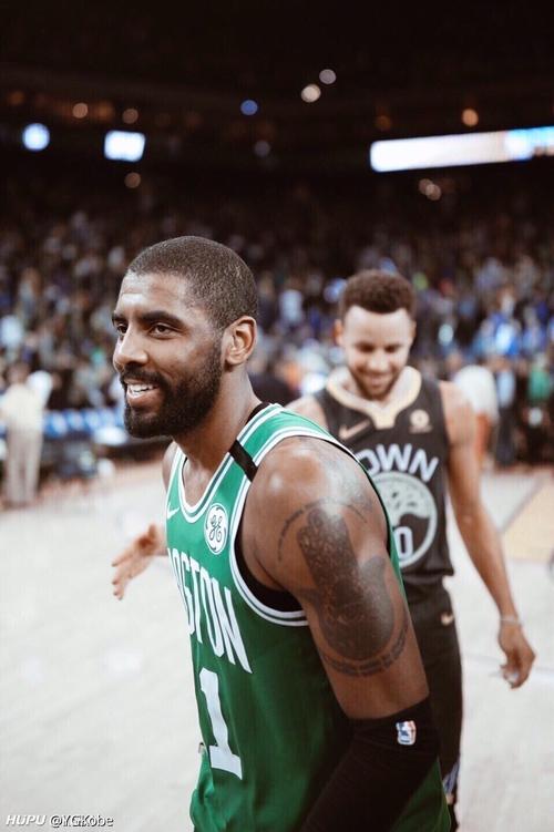 求几张库里欧文投篮的壁纸或者头像