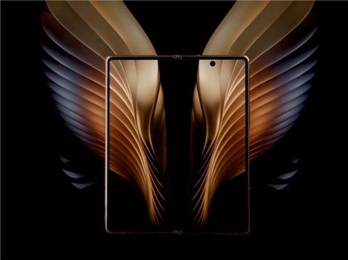 心系天下三星w21 5g 演绎经典"对称之美"