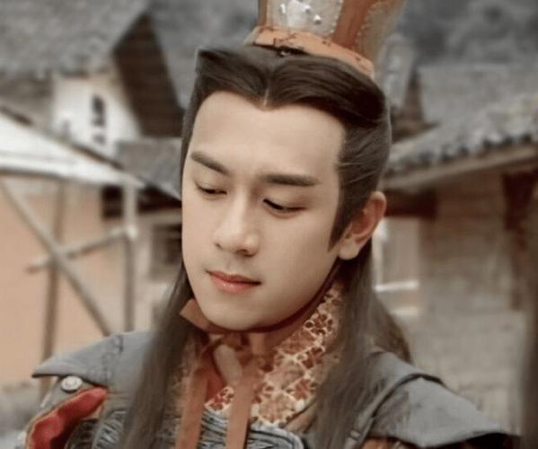 在《封神榜》中,陈浩民饰演哪吒一角,这个角色也称得上是他的一大经典