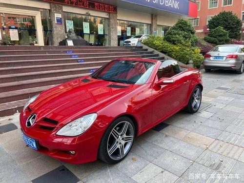 奔驰slk硬顶敞篷跑车