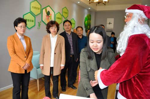 眉山市委常委何迎晓到我校调研教育工作