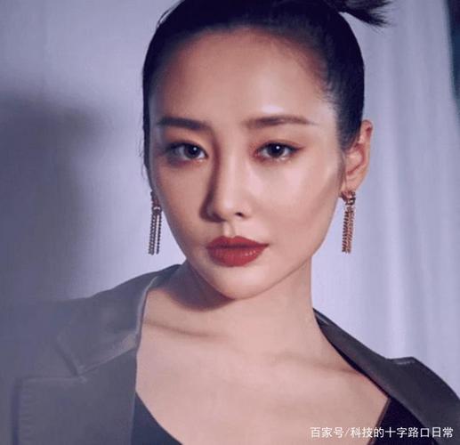 都说李纯王鸥长得像,当两人换上旗袍,网友:最没悬念的