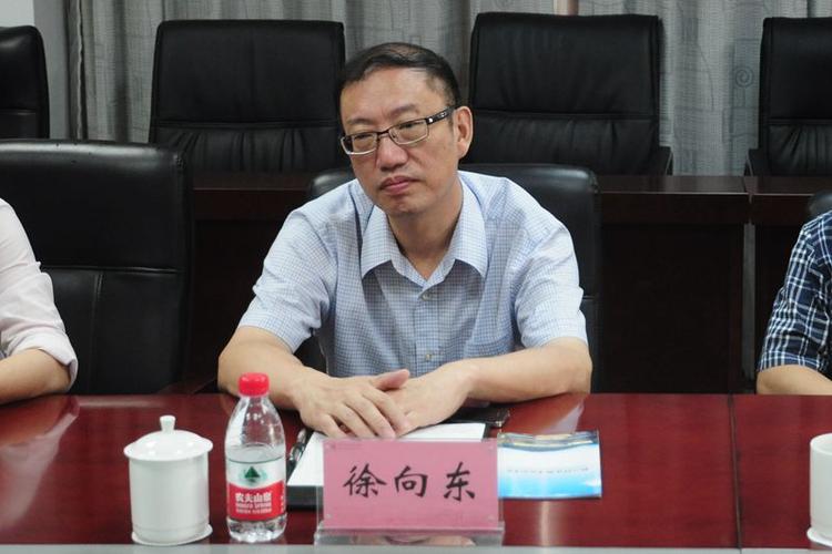 民盟省委会专职副主委徐向东一行来我校视察调研