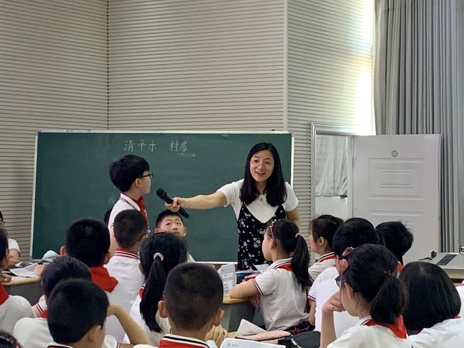 海安市曲塘小学举办南通市中小学"名师校园行"语文教学研讨活动