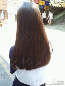 收集   点赞  评论  中长发 卷发 内扣 染发 灰色 深灰 女生头像 背影