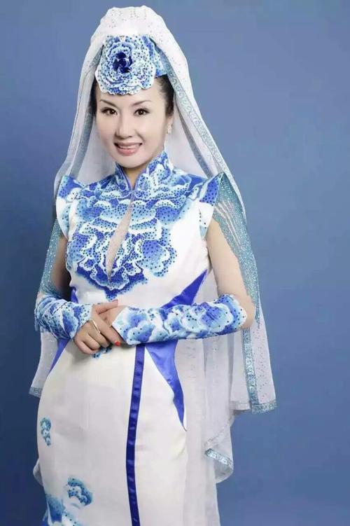 欣赏"花儿公主"马红莲最新音乐相册!